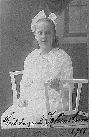 hildegard_schonstrom_1918.jpg